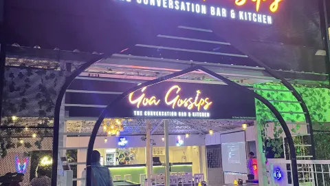 Waiting for the Beachside Restaurant Opening Hours “Goa Gossips” — traveler post in Baga