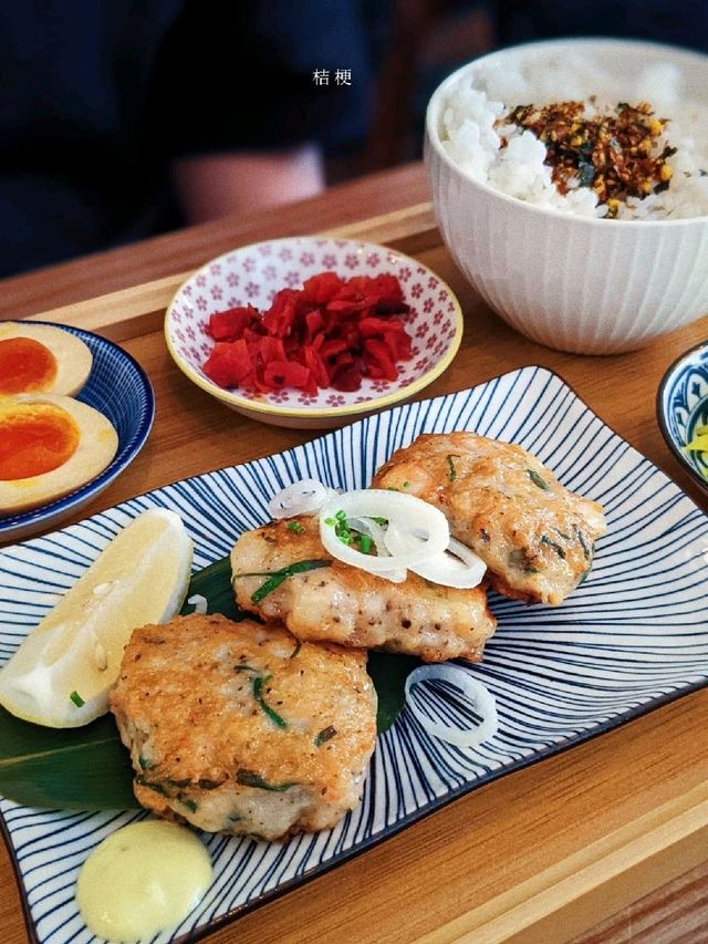 旺角日式份量飽飽定食😋