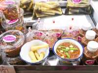ตลาดน้ำดอนหวาย ของอร่อยๆ เพียบ