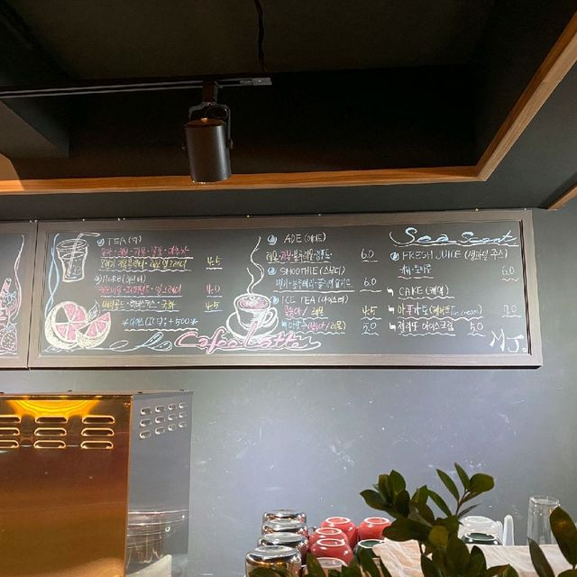 이 좋은 오션뷰에 가성비까지!! 바다향카페