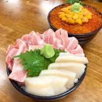 小樽三角市場內的澎湃海鮮丼