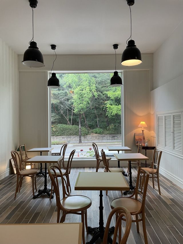 길 가다 멈칫하게 되는 수원 유럽감성 카페 '레이지하우스'🏡