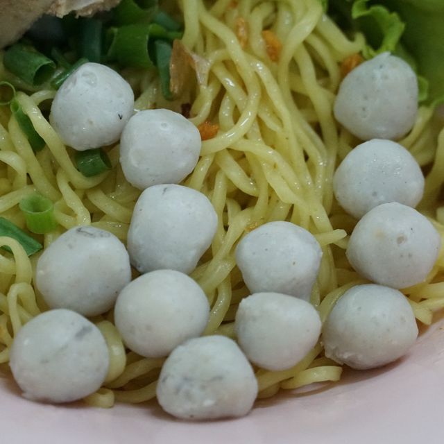 ลูกชิ้นจิ๋ว พร้อมน้ำซุปรสเข้มข้น