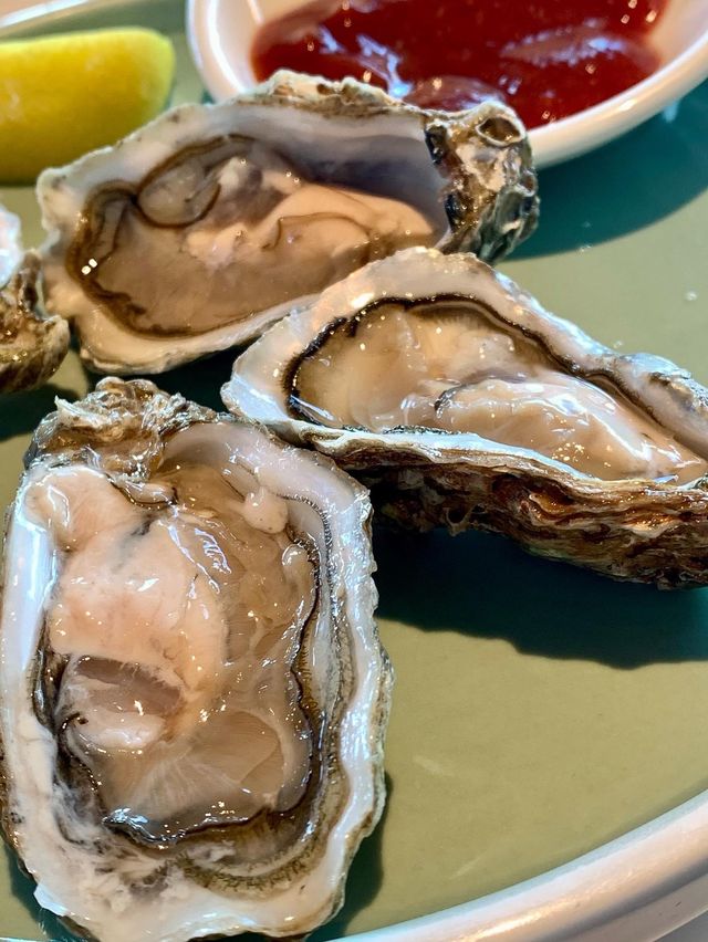 【✨中環高質weekend brunch自助餐 任食生蠔🦪 環境好靚宮殿feel打卡一流🕌🖤️】