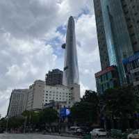 Hello! Ho Chi Minh Square เช้ายันค่ำ