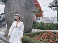 สะพานมือยักษ์ Golden Bridge 