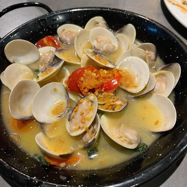 尖沙咀｜巨型月亮打卡高質樓上西餐廳🌕🍽🥂