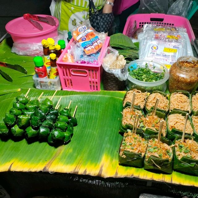 สีสันถนนคนเดินปาย