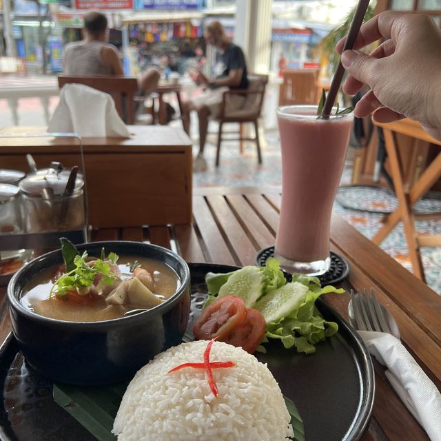 Kan's Haus cafe หาดป่าตอง ภูเก็ต