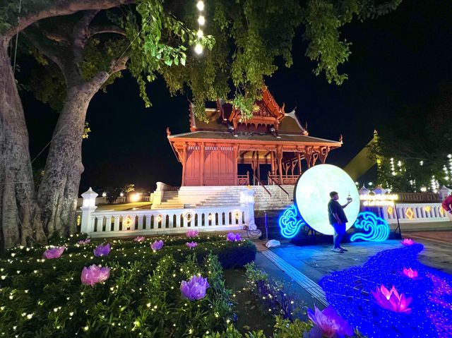 สีสันแห่งสายน้ำ มหกรรมลอยกระทงที่สวนสันติชัยปราการ
