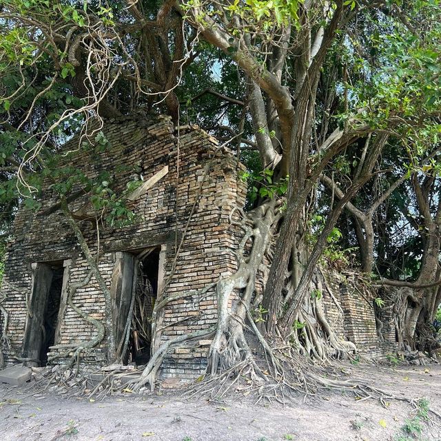 The old temple in Nakhon Nayok province 