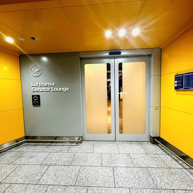 SUITE DREAMS - Lufthansa Senator Lounge