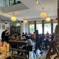 L’usine Modern Cafe 