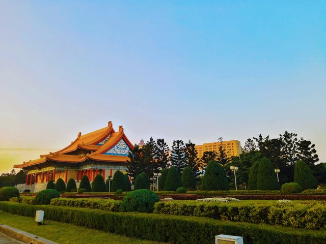 Taipei’s Famous Public Square 🛕✨