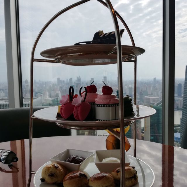 Eating in the clouds ☁️ | Grand Hyatt 
