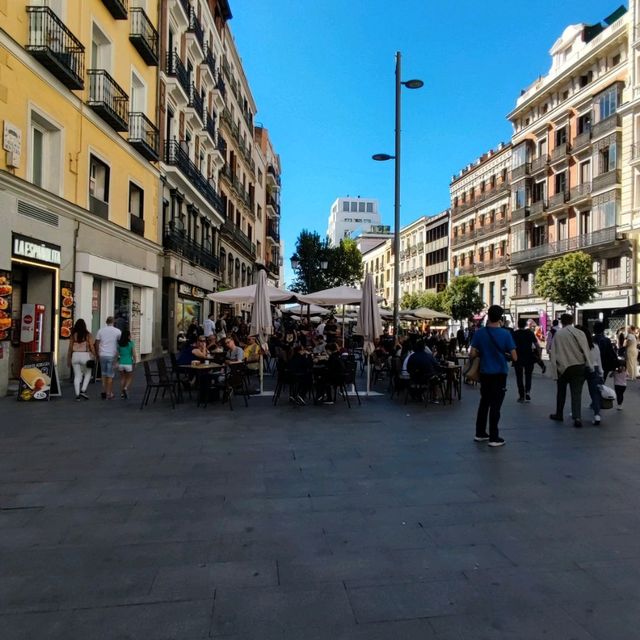 Pedestrian Shopping Street