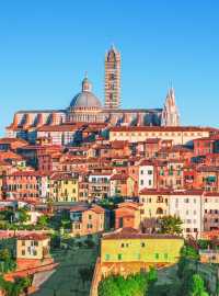 Italian Tuscan town 👒 Let's go after reading this.
