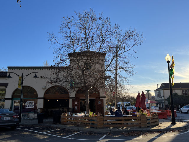 Fremont-Niles town, leisurely afternoon time.