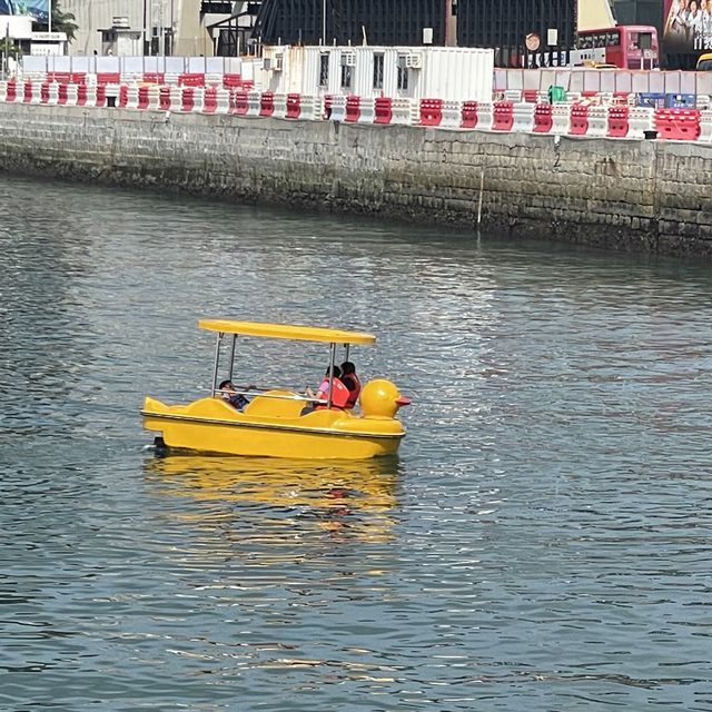 灣仔海旁散步之旅：靚爆Chocolate Rain打卡位！維港海上樂園