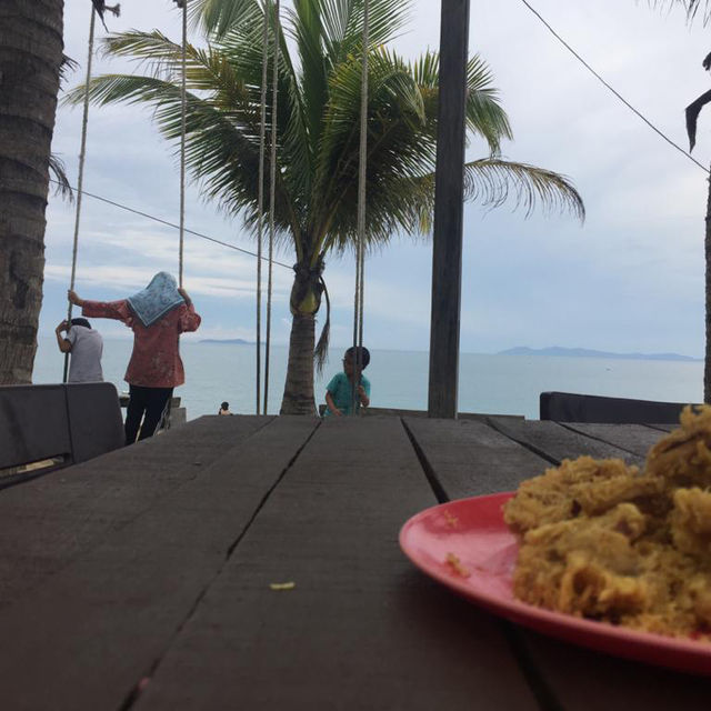 Heartwarming attracted beach!