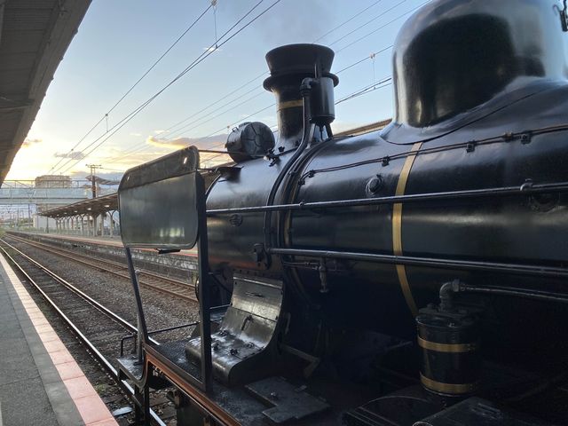 2024年3月頃運転終了。車齢100年越え。日本で最も古い現役の蒸気機関車がけん引する列車『SL人吉』外装。