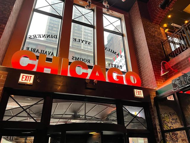 Gino’s Pizza - Chicago Style Pizza Place