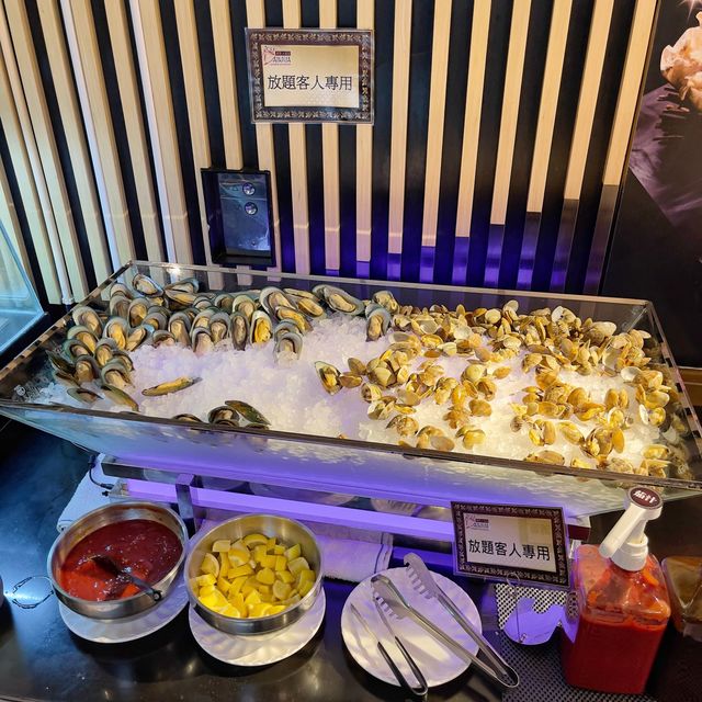 食物款式豐富又抵食嘅午市放題
