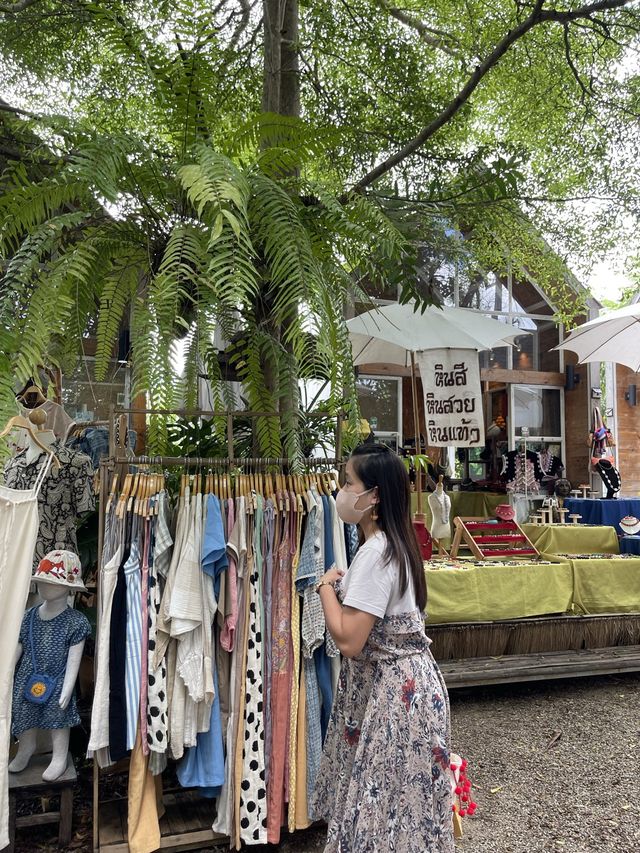ฉำฉา market