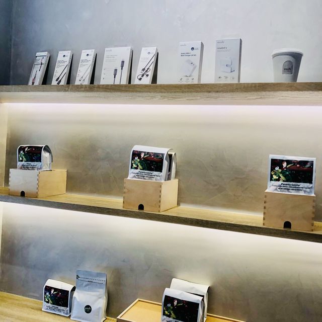 🤍☕️白色系文青咖啡店📍Moshi Café 台北中山店