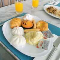 Breakfast at Poolside Bar & Restaurant