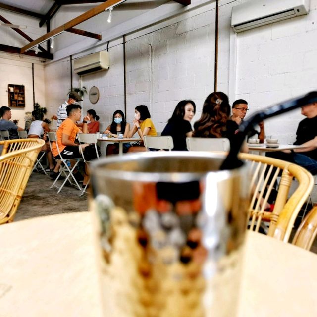 A Cozy Afternoon at Café 1988 ☕