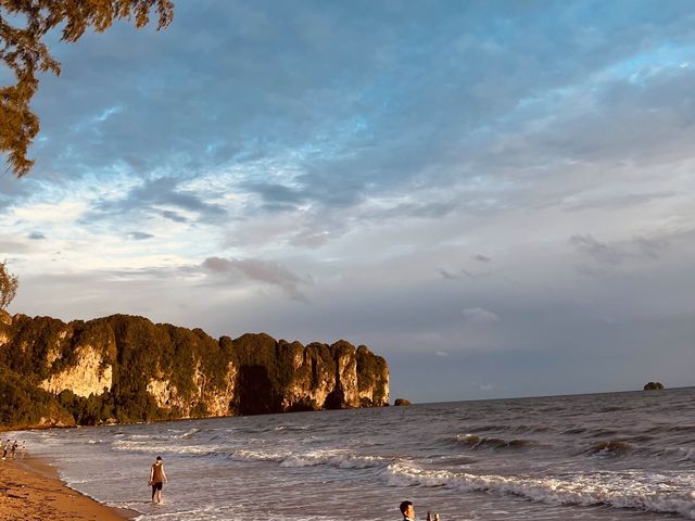 chill at ao nang ,Krabi in the evening 
