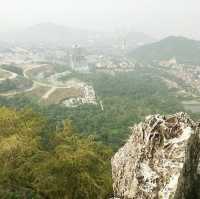 The Longest Quartz Ridge in the World