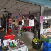 ร้านก๋วยเตี๋ยวเนื้อน้ำแดงสูตรโบราณลุงพร