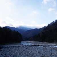 산골짜기 깊숙이 자리잡은 절, 인제 백담사