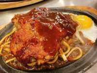 高雄瑞豐夜市美食｜平價的萬國牛排🥩人滿多的