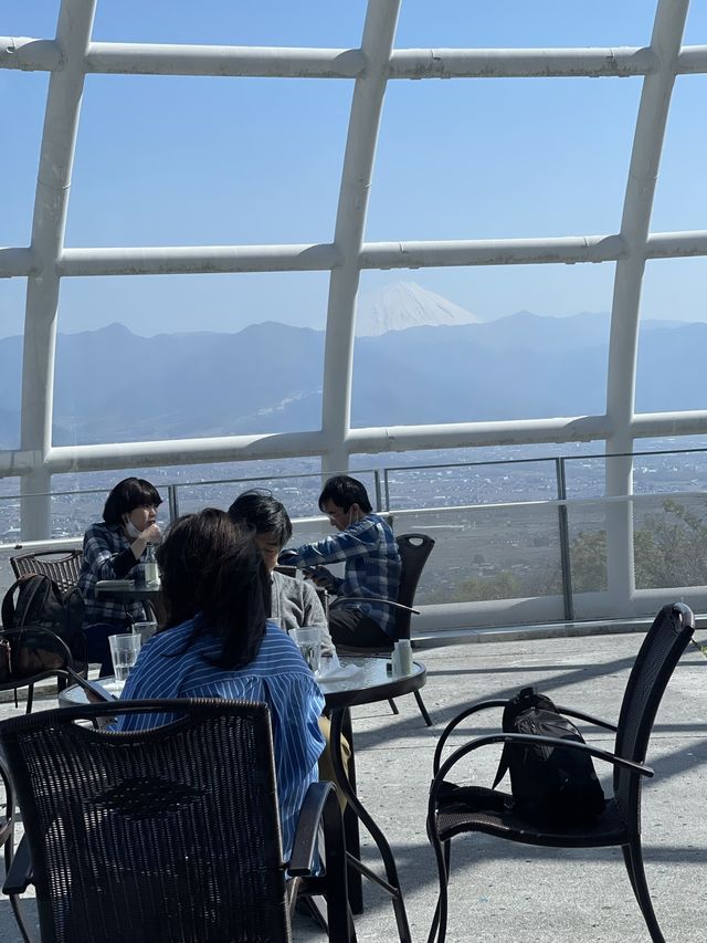 富士山が見える【展望・星屑レストラン　ガイア】