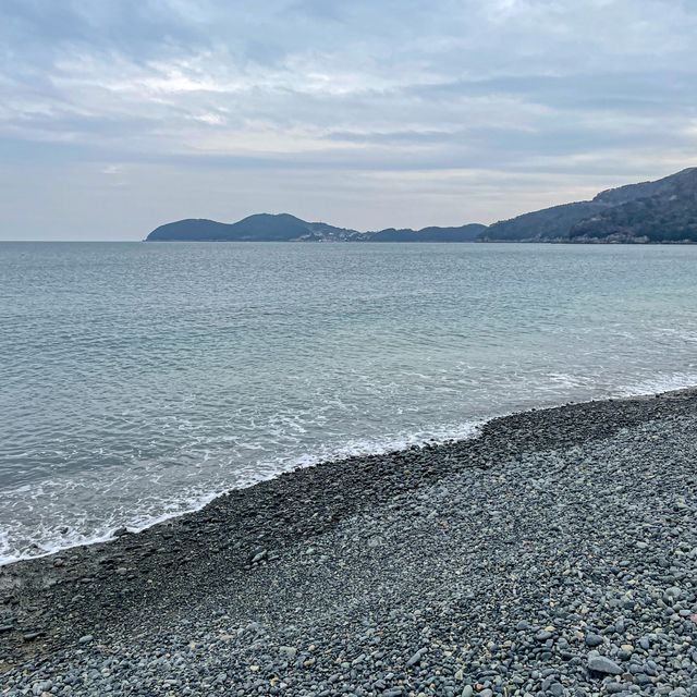 특별한 소리를 들을 수 있는, 흑진주몽돌해변🌊