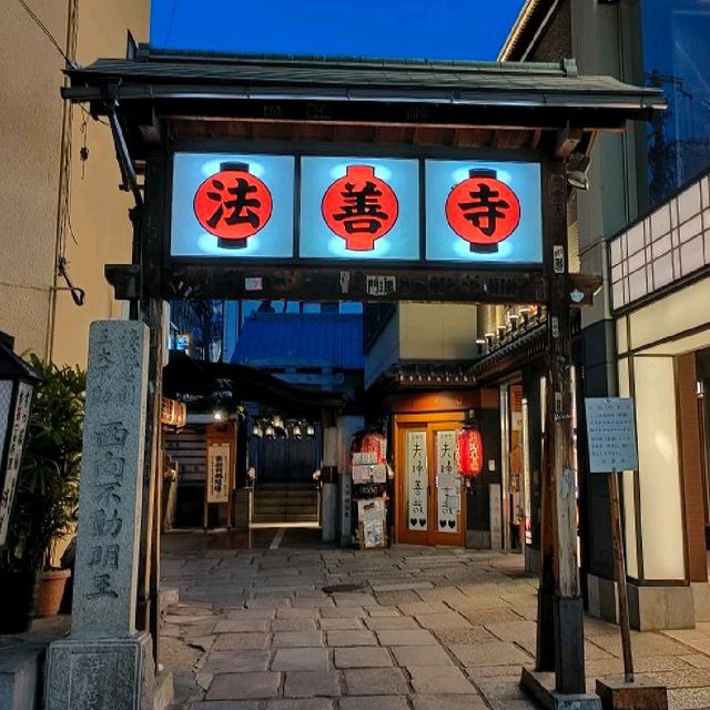 【大阪 法善寺横丁】いちばん美しい黄昏時の法善寺さん✨