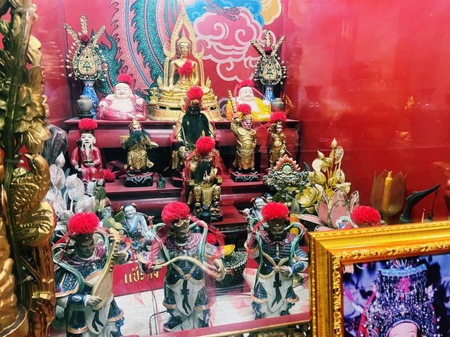 ขอพรเรื่องความรัก ที่ศาลเจ้าแม่ประดู่ (เยาวราช) 