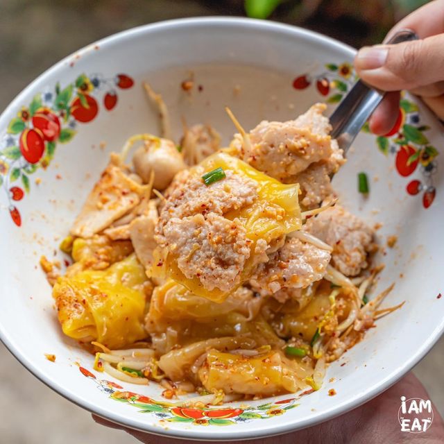 ร้านก๋วยเตี๋ยวหมูต้มยำริมคลองฟีลบ้านคุณตาคุณยาย