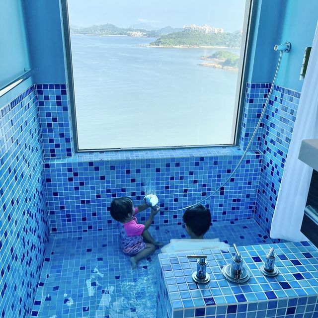 親子staycation！步入式浴池玩水好正！