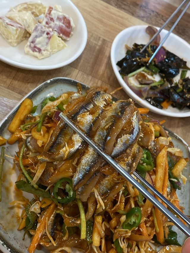 기장에 가면 꼭 먹어야 하는 멸치회🐟