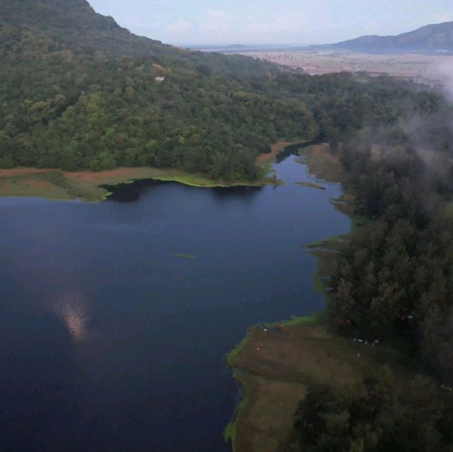 Other side of Mapanuepe Lake (5:30am shot)