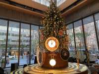 東京・丸の内『Marunouchi Bright Christmas 2022』丸ビルのクリスマスツリー。