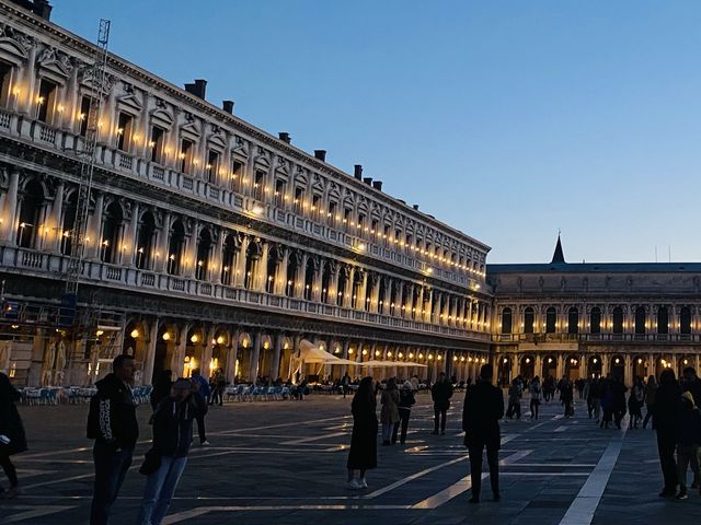 PIAZZA THAT CHARMS 🇮🇹✈️