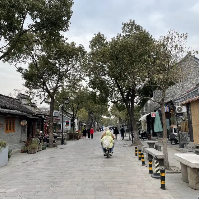 One of Yangzhou’s coolest streets 