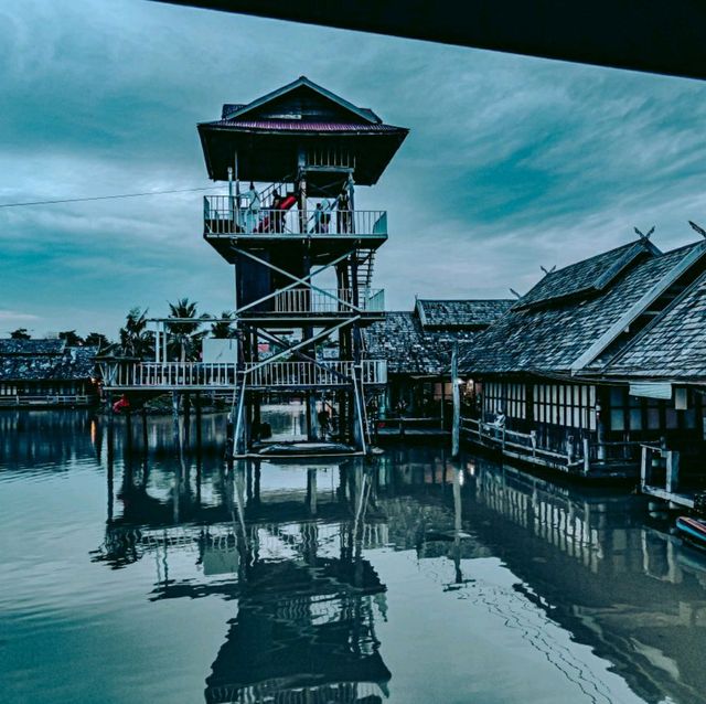 Explore The Pattaya Floating Market!