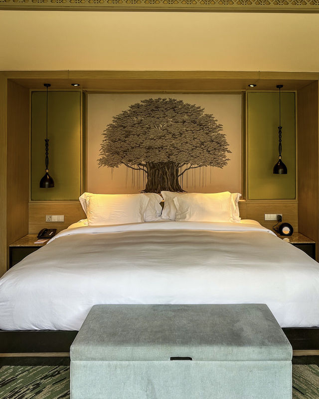 I was fooled by the Banyan Tree Phuket, a thirty-year-old hotel that still manages to surprise me like this?