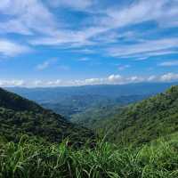 九份 | 公路停靠美景「不厭亭」，任何季節來都相當迷人，路程輕鬆簡單!

